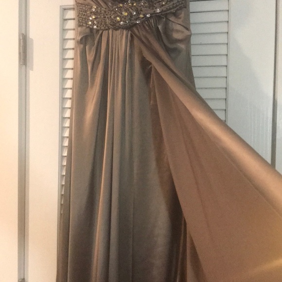 Coniefox Strapless Embellished Evening Gown - Picture 4 of 7